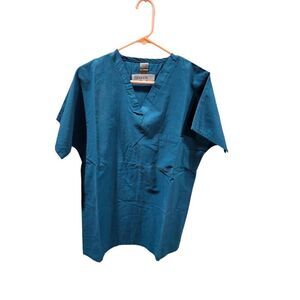 Fashion Seal M scrub top item #327